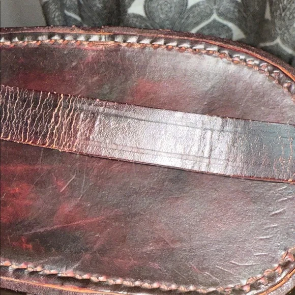 Vintage Tooled Leather Double Wine Bottle Carrying Case - Picture 12 of 16